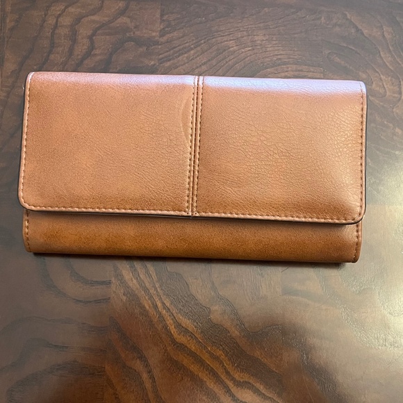 NWOT Women’s Tan Long Wallet by Guang Tong - Picture 1 of 9